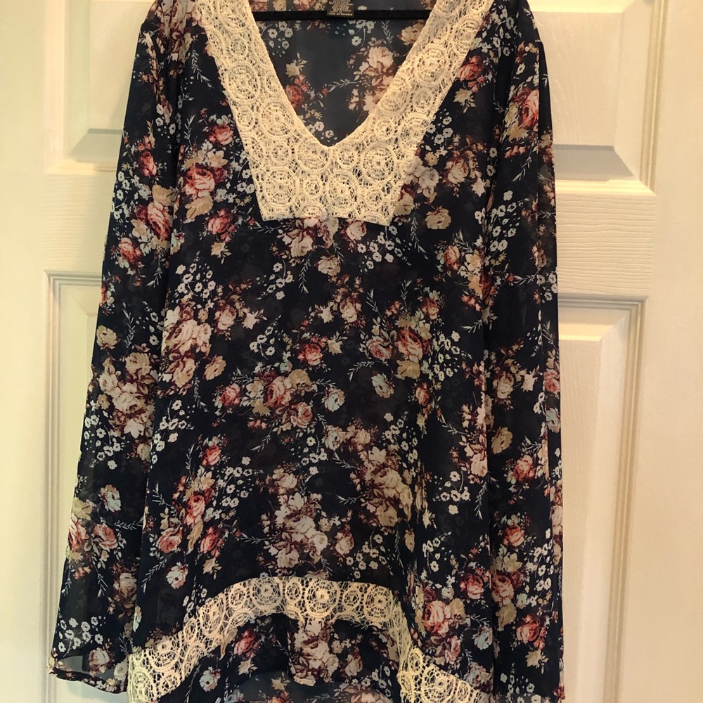 About A Girl Brand Chiffon Floral Top